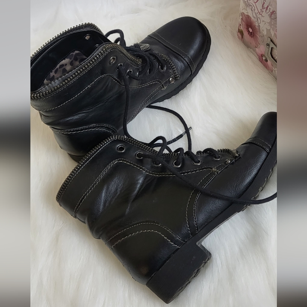 G by GUESS Black Lace Up Combat Boots Size 6 women